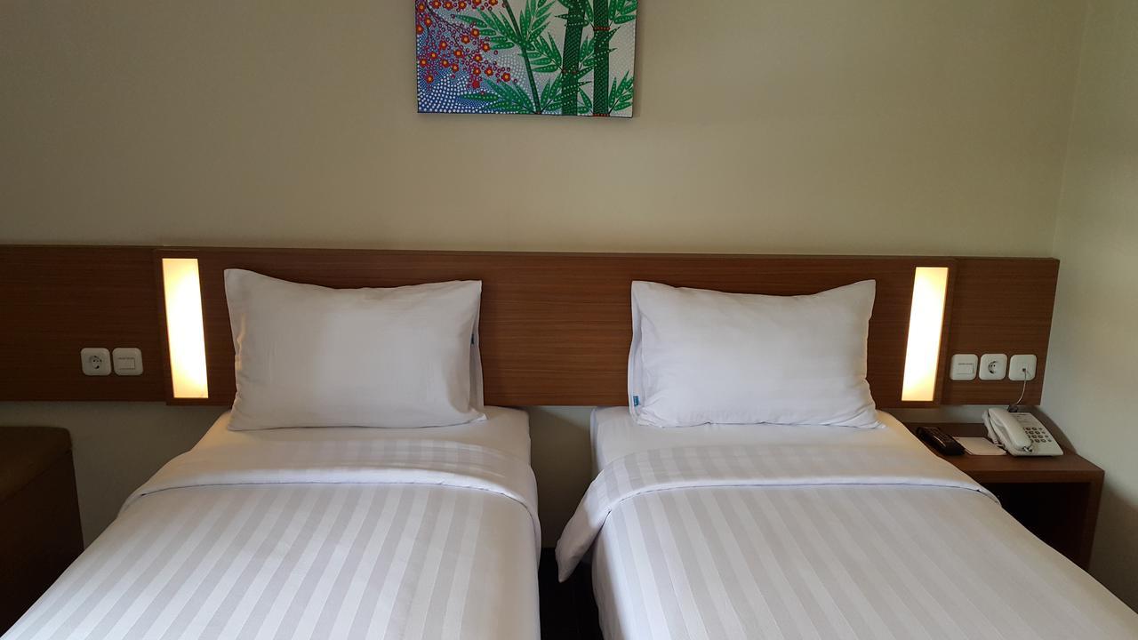 Biz Hotel City Center Амбон Екстер'єр фото