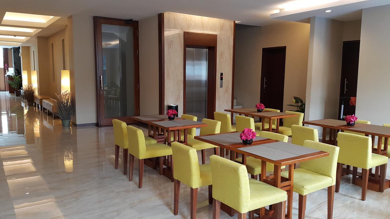 Biz Hotel City Center Амбон Екстер'єр фото