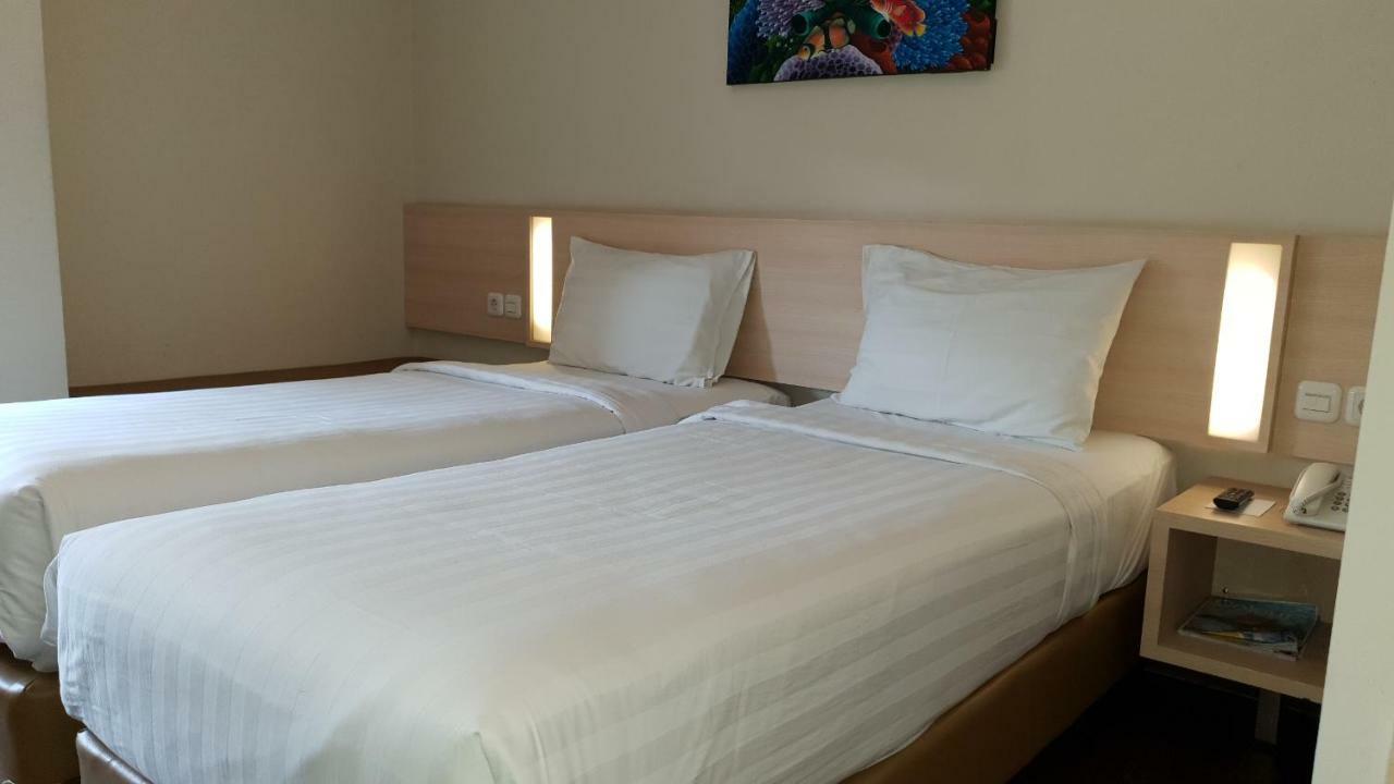 Biz Hotel City Center Амбон Екстер'єр фото