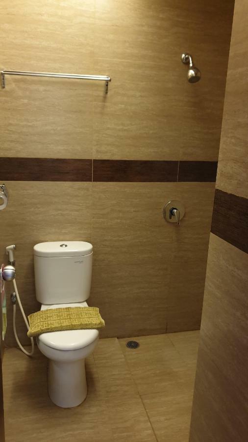 Biz Hotel City Center Амбон Екстер'єр фото